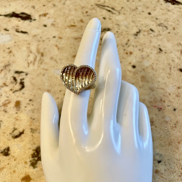 BEAUTIFUL & STUNNING DIAMOND HEART SHAPE RING - Picture 8 of 8